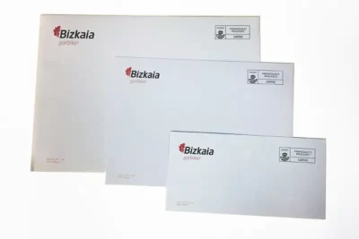 Impresión offset y digital de sobres y bolsas con membrete para la Diputación Foral de Bizkaia - Imprenta Vascograf, Arrigorriaga, Bizkaia